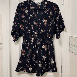 Floral print romper 🌺 size S